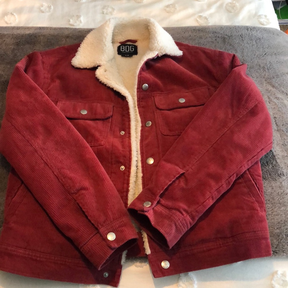 UO SHERPA JACKET